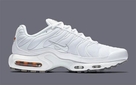 nike air max plus weiß am fuß|nike air max shoes.